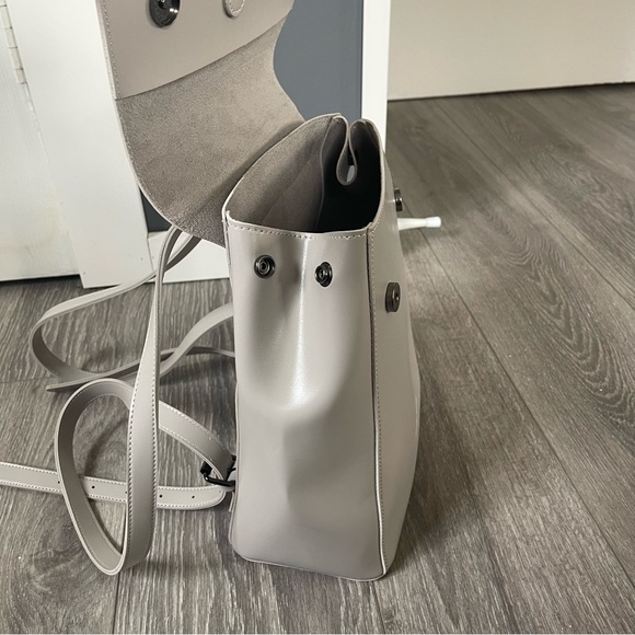 NWOT Women’s Claudia Canova Unlined Flap-over Grey Backpack - Picture 7 of 7